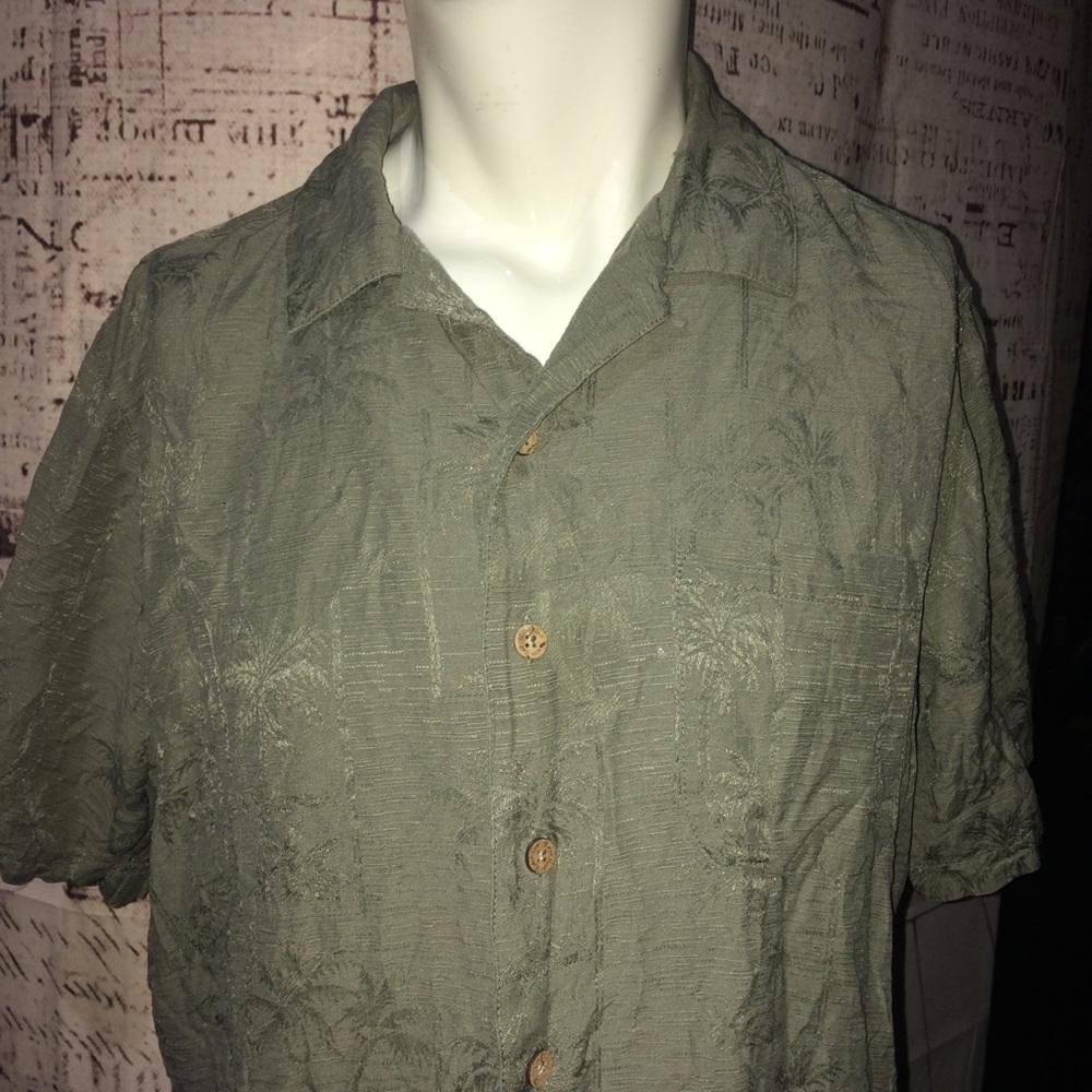 Batck Bay M green Hawaiian shirt